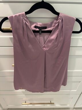 White House Black Market Dusty Mauve Pleated V-Neck Sleeveless Top
